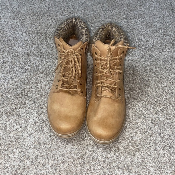 Lace up boots - Picture 2 of 6